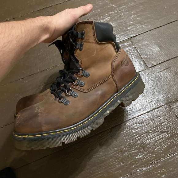 Dr. Martens work boots brown air wair 6 tie rivet oil resistant 12 lace up boots - Picture 10 of 11